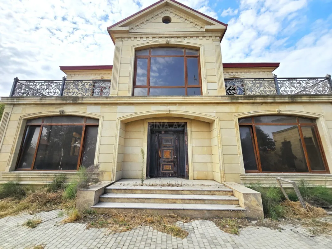 Satılır 6 otaqlı həyət evi 600 m²