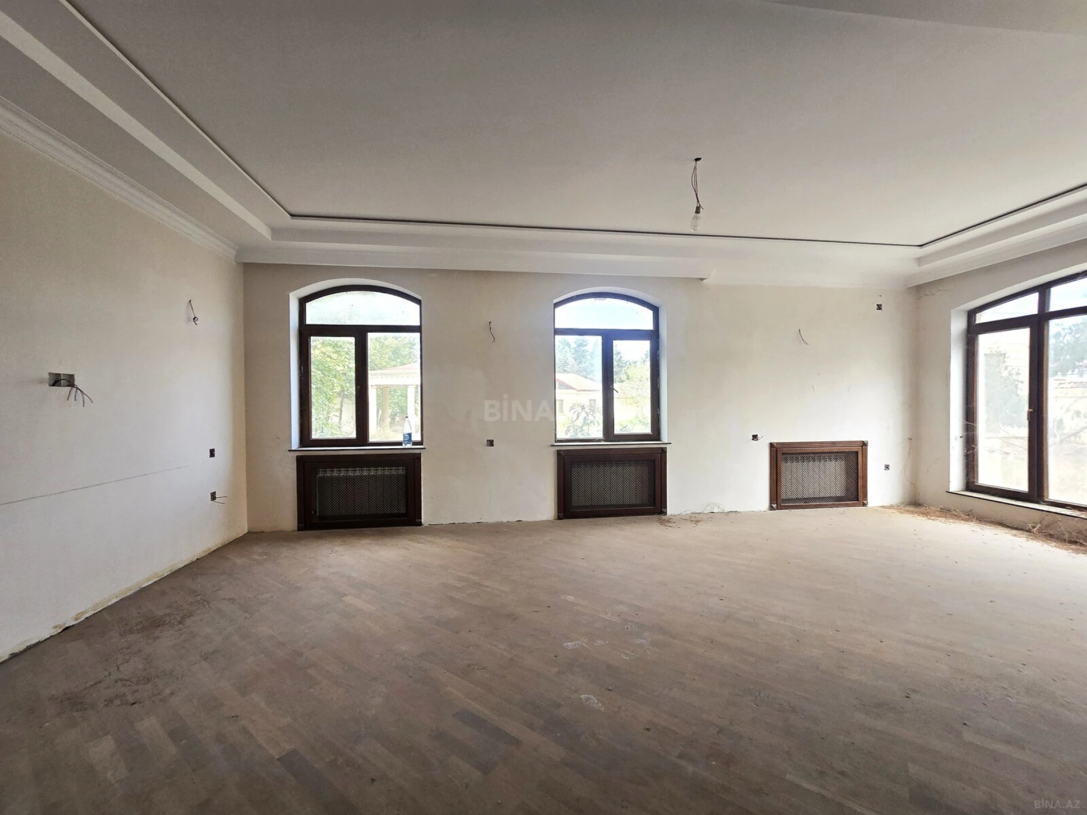 Satılır 6 otaqlı həyət evi 600 m²