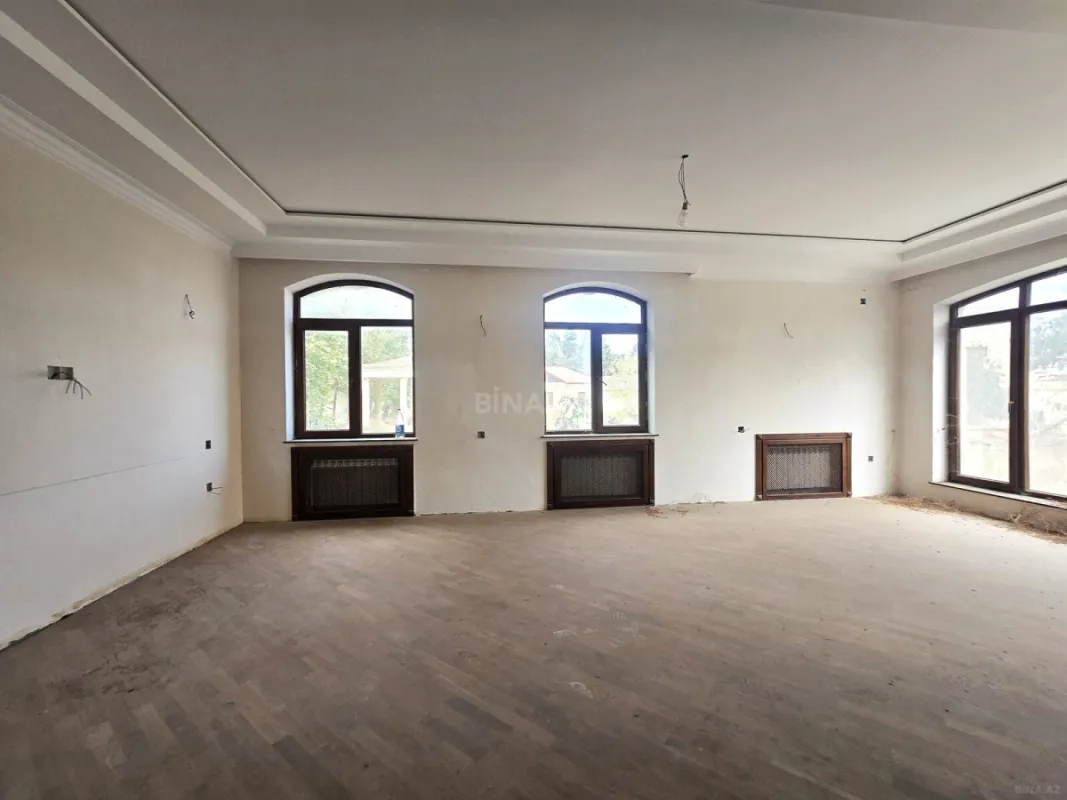 Satılır 6 otaqlı həyət evi 600 m²