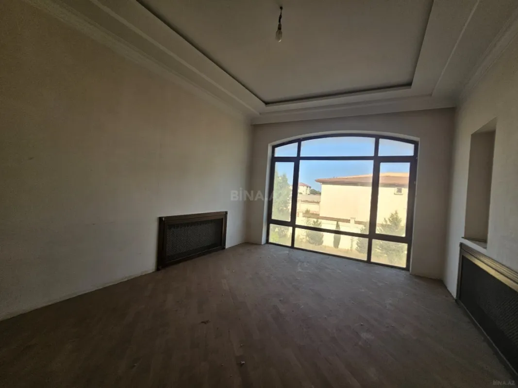 Satılır 6 otaqlı həyət evi 600 m²