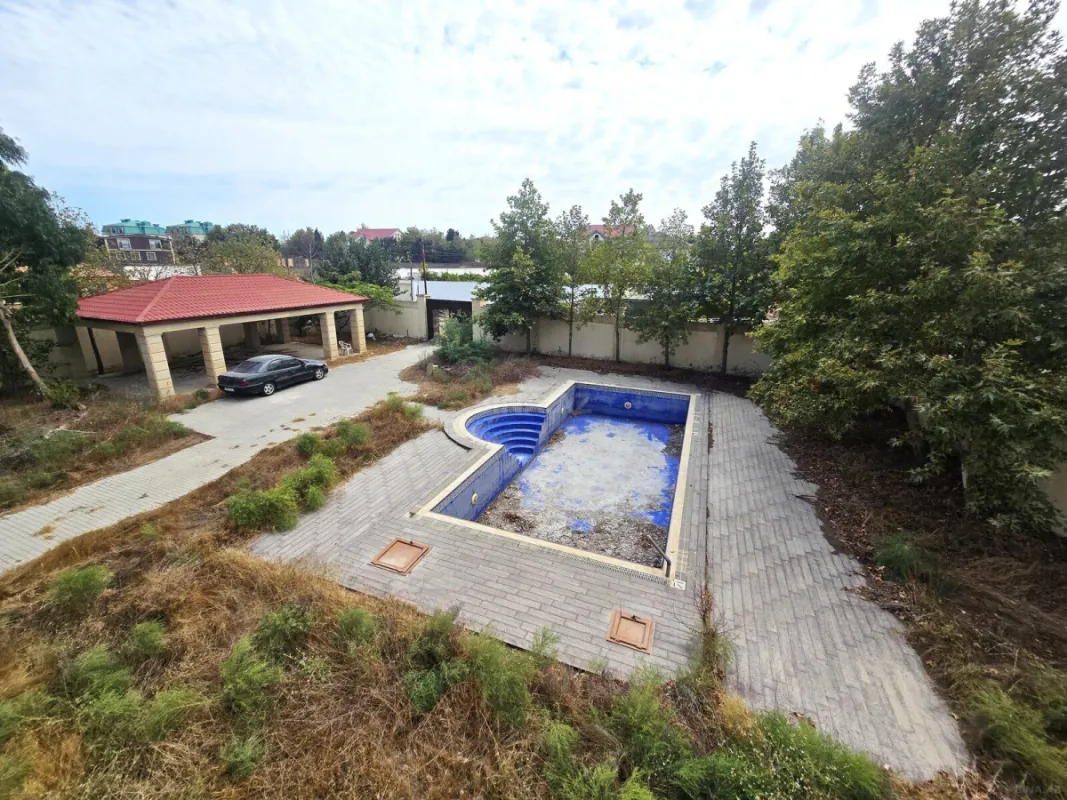 Satılır 6 otaqlı həyət evi 600 m²