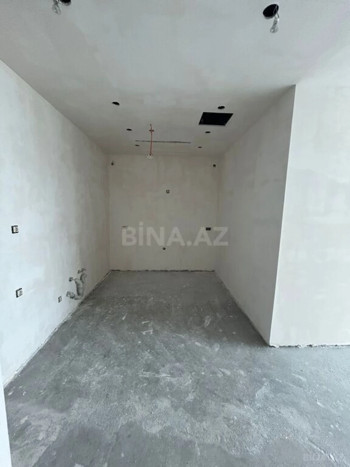 Satılır 2 otaqlı mənzil 92 m²
