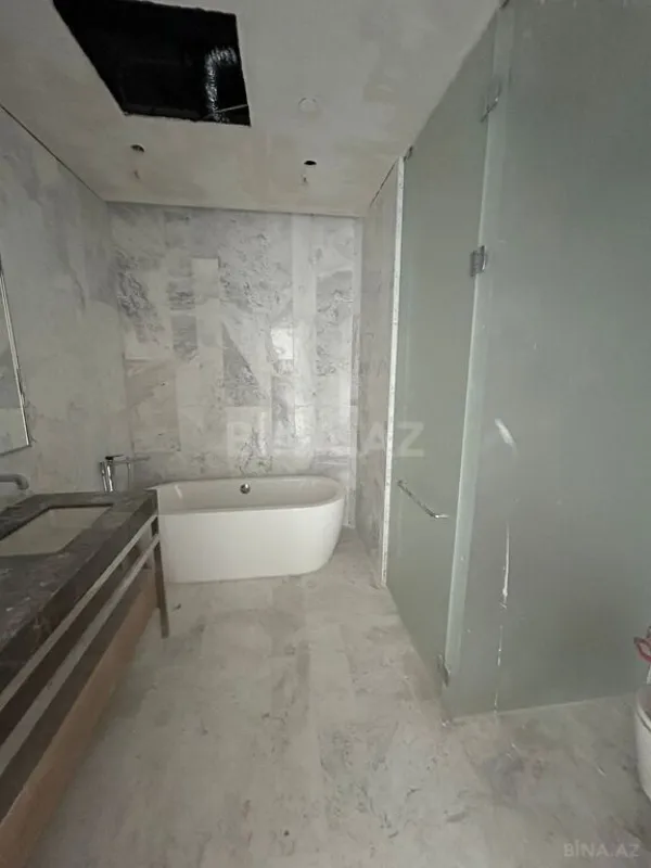 Satılır 2 otaqlı mənzil 92 m²