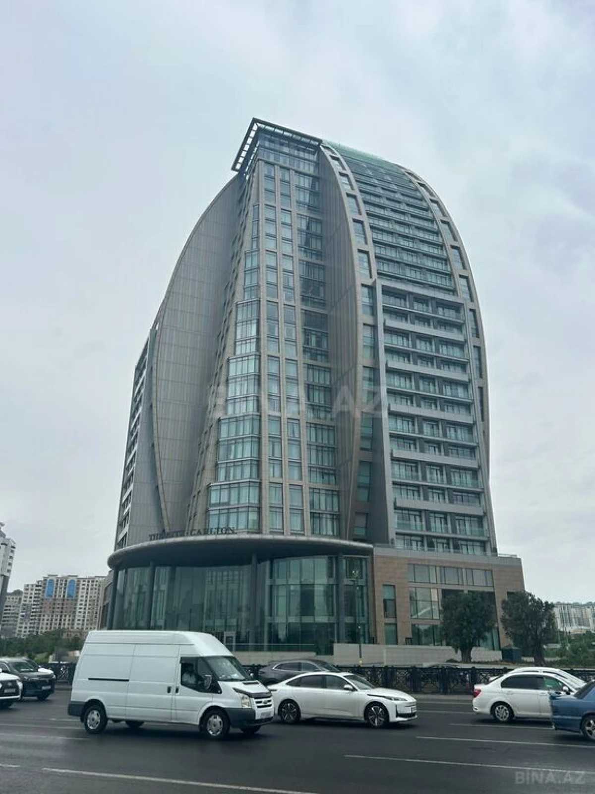 Satılır 2 otaqlı mənzil 92 m²