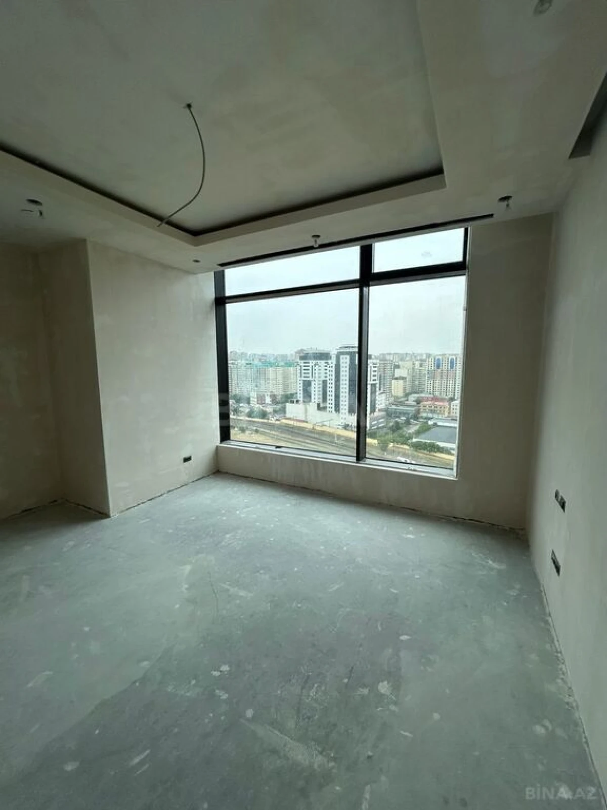 Satılır 2 otaqlı mənzil 92 m²