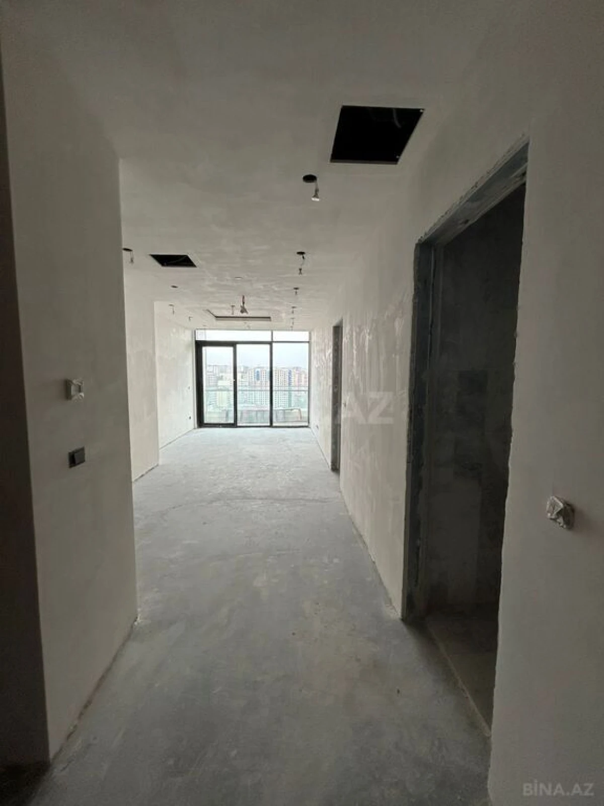 Satılır 2 otaqlı mənzil 92 m²