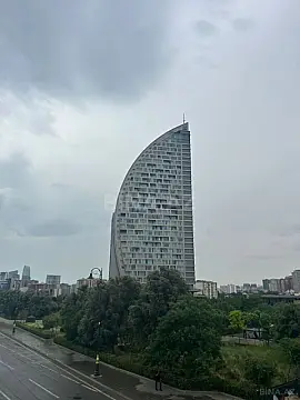 Satılır 2 otaqlı mənzil 92 m²