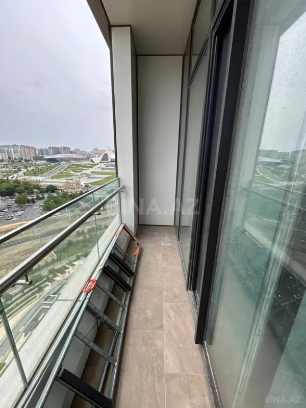 Satılır 2 otaqlı mənzil 92 m²