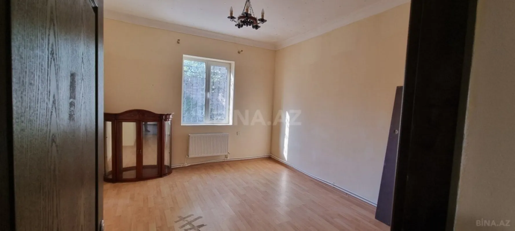 Satılır 8 otaqlı həyət evi 368 m²