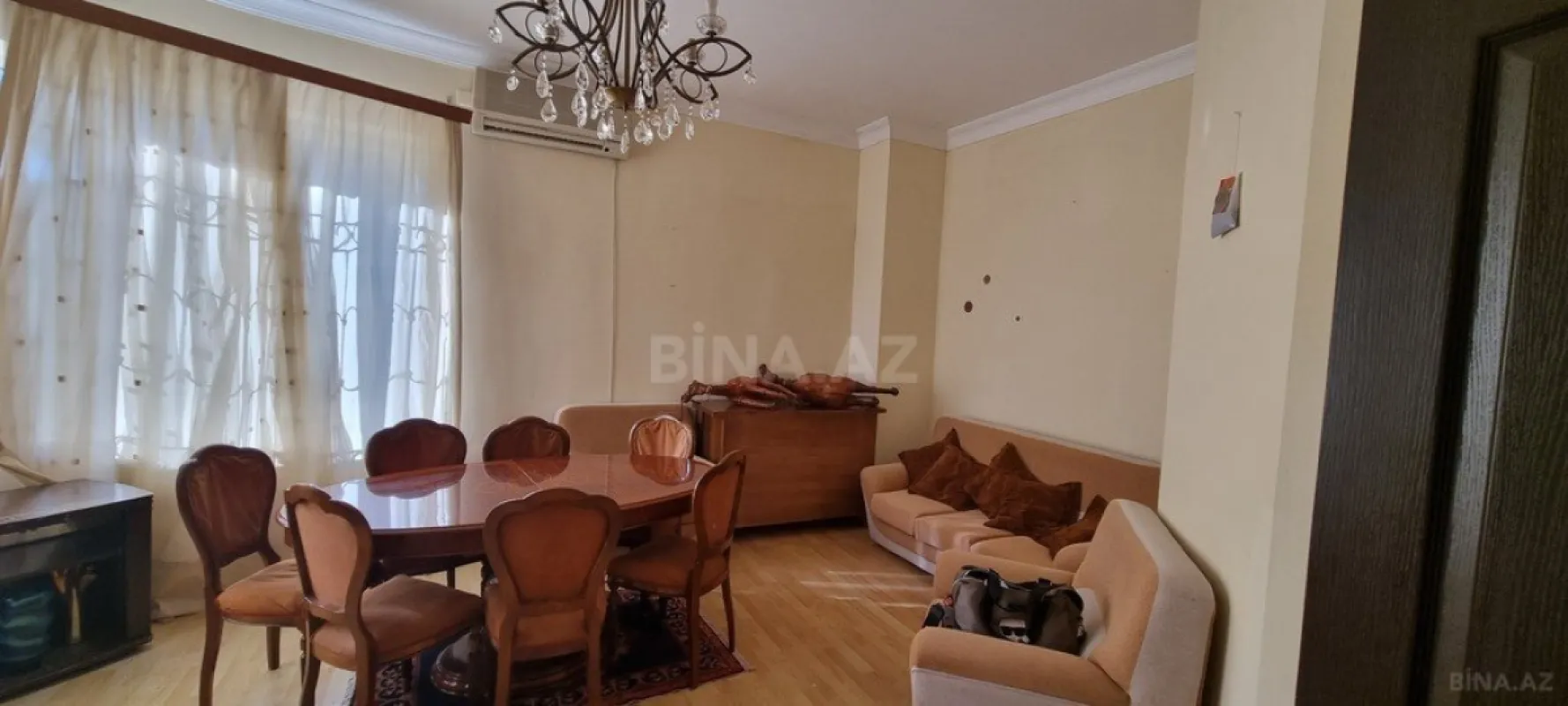 Satılır 8 otaqlı həyət evi 368 m²