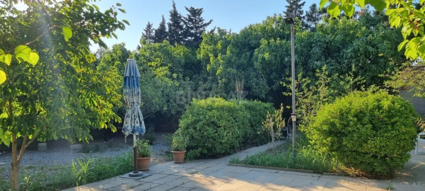 Satılır 8 otaqlı həyət evi 368 m²