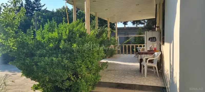 Satılır 8 otaqlı həyət evi 368 m²