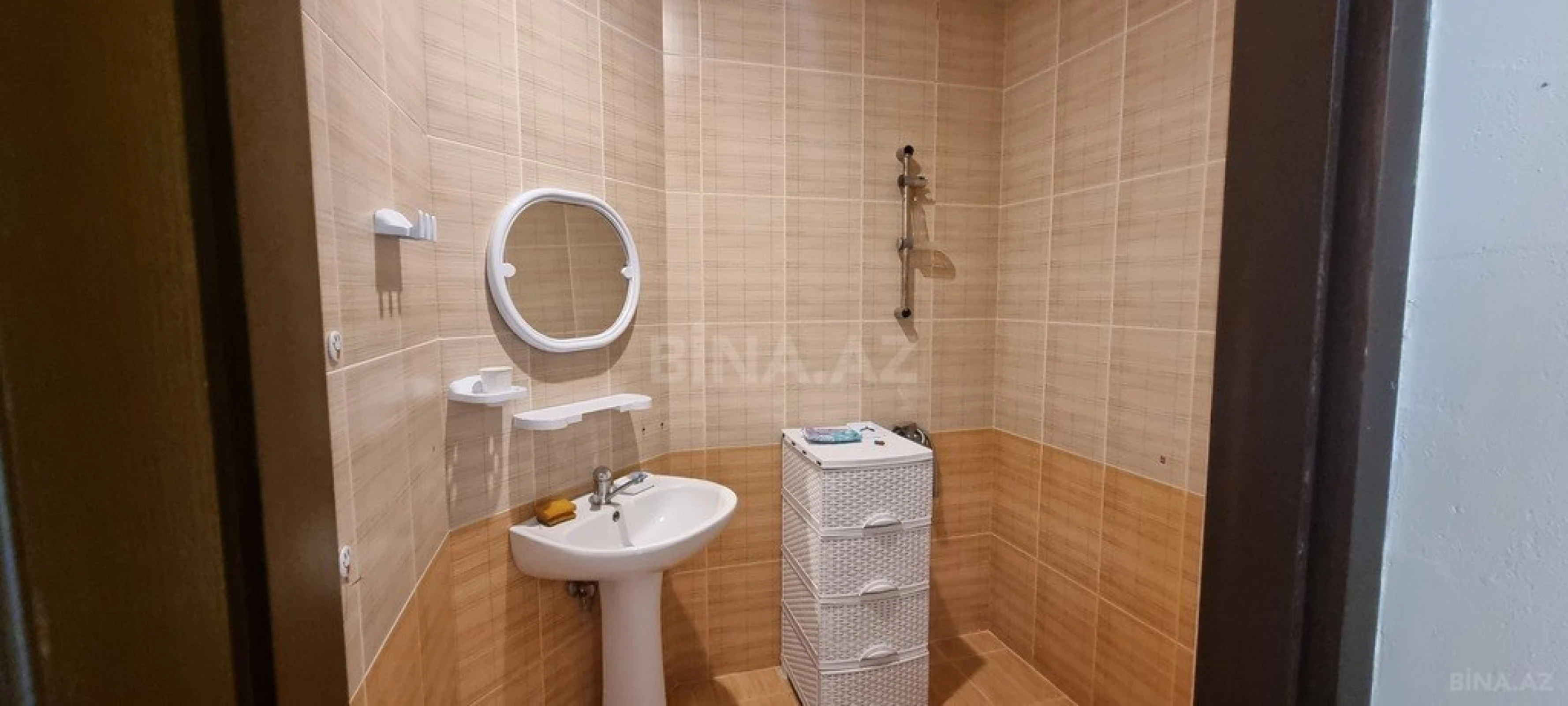 Satılır 8 otaqlı həyət evi 368 m²