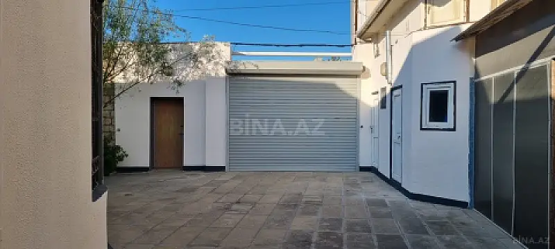Satılır 8 otaqlı həyət evi 368 m²