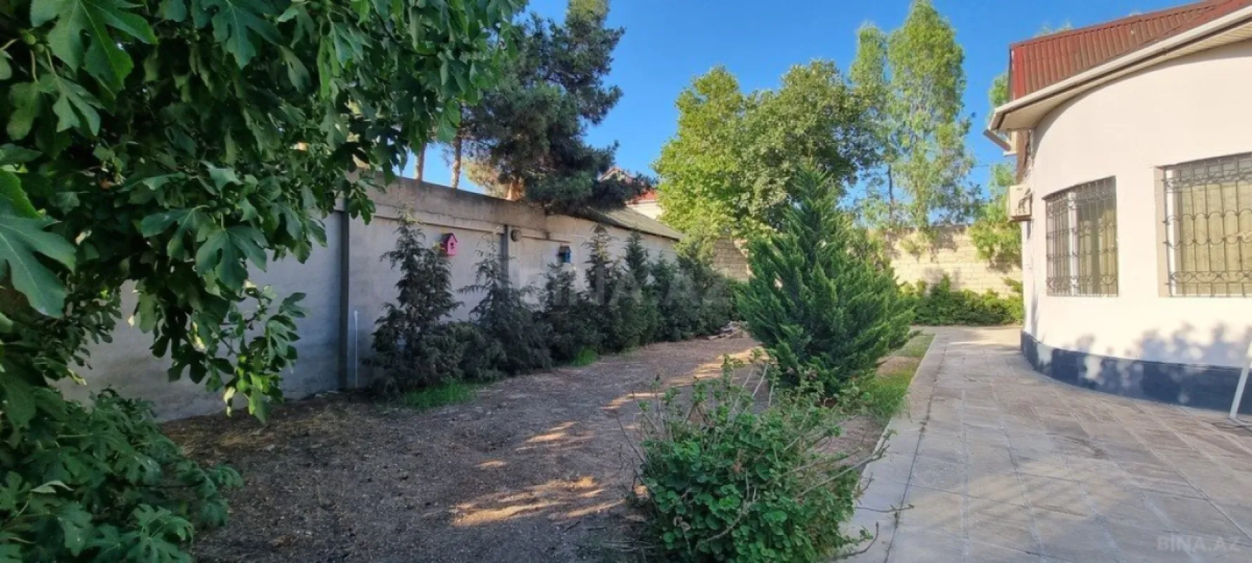 Satılır 8 otaqlı həyət evi 368 m²