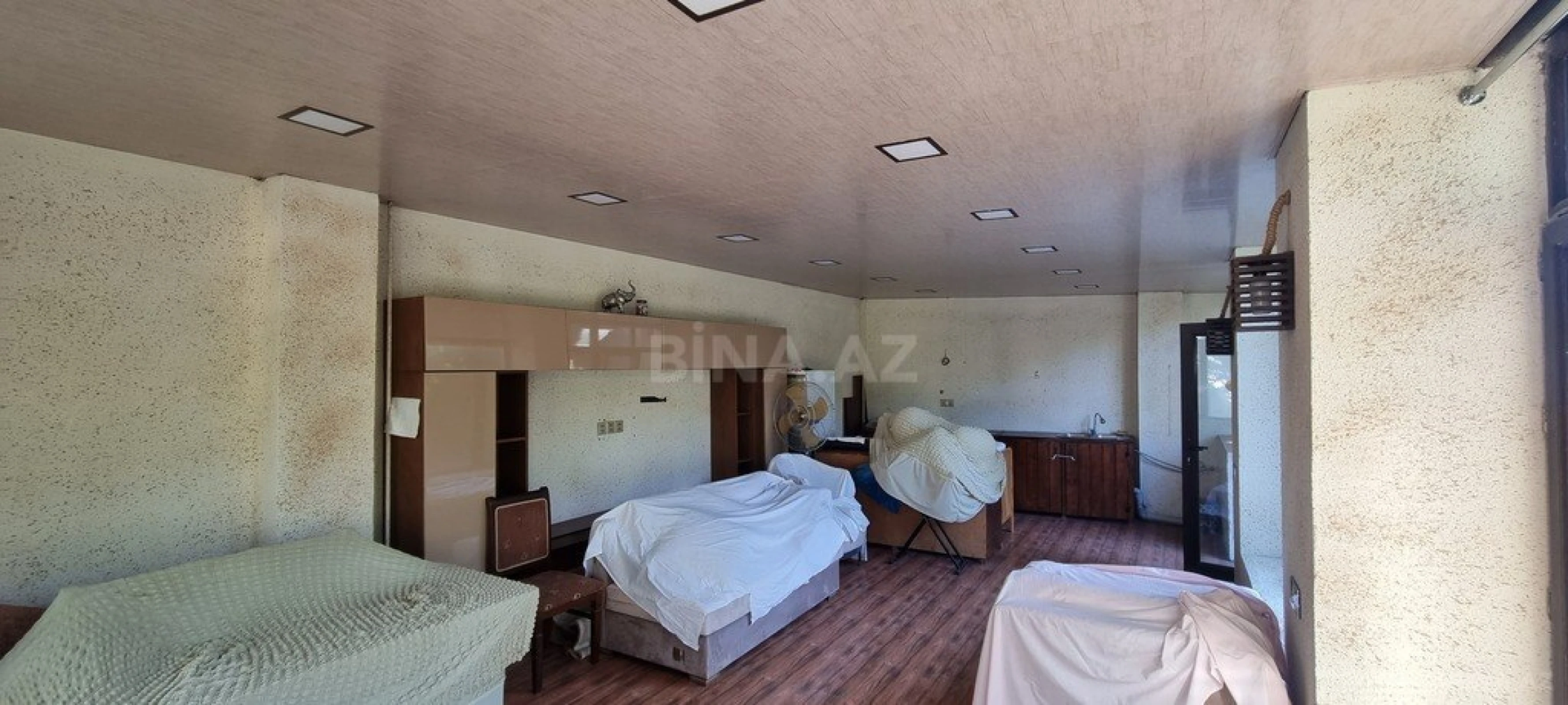 Satılır 8 otaqlı həyət evi 368 m²