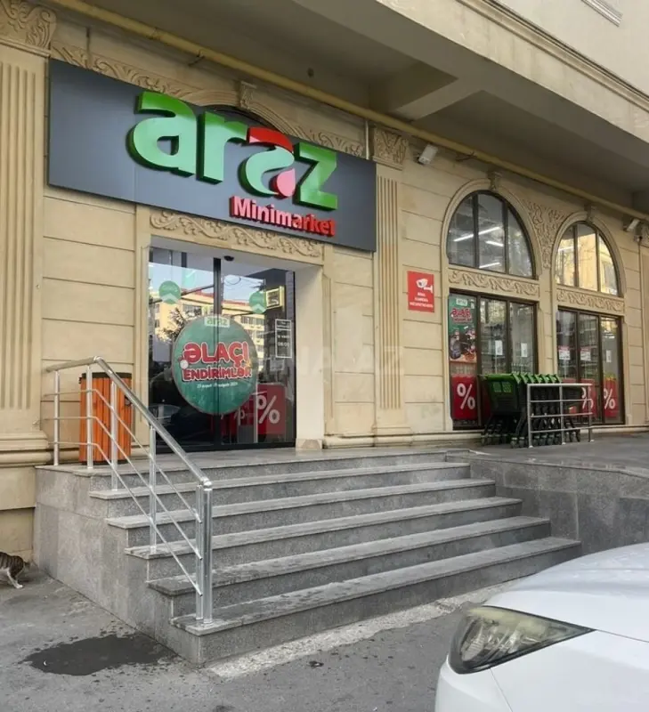Satılır obyekt 350 m²