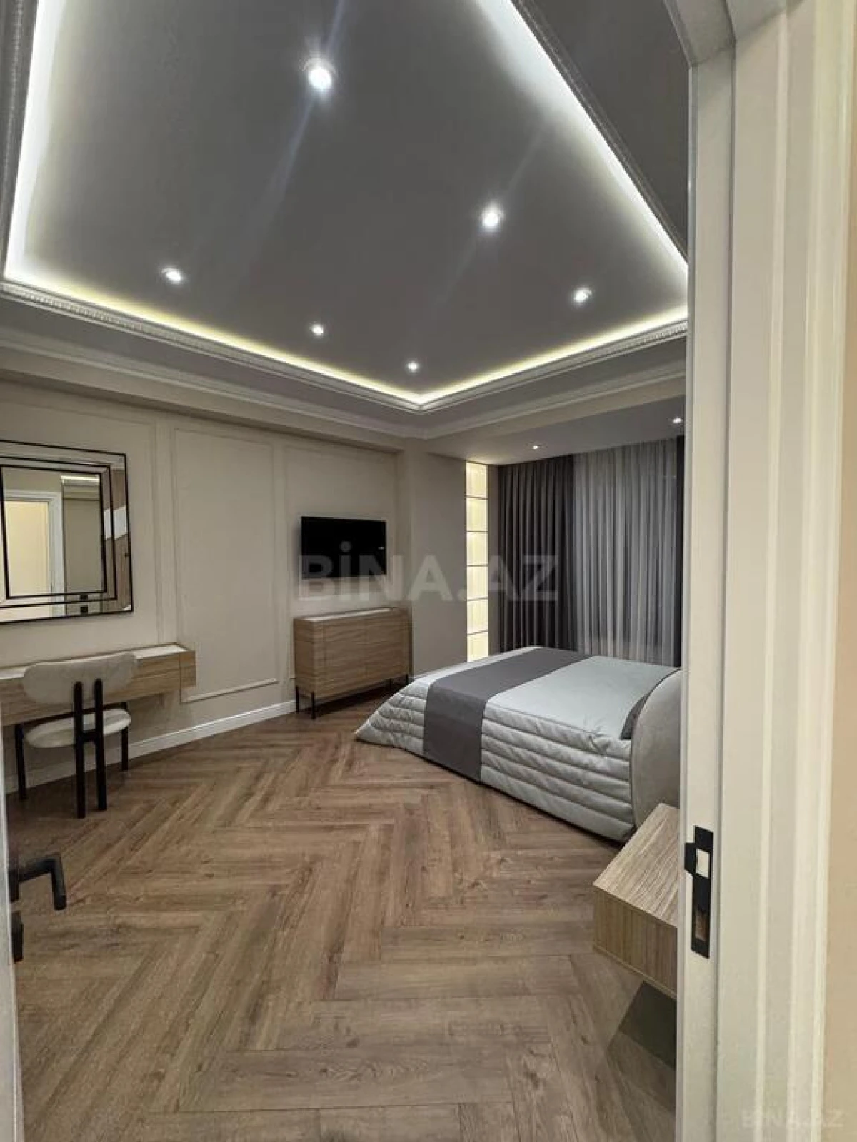 Satılır 4 otaqlı mənzil 170.5 m²