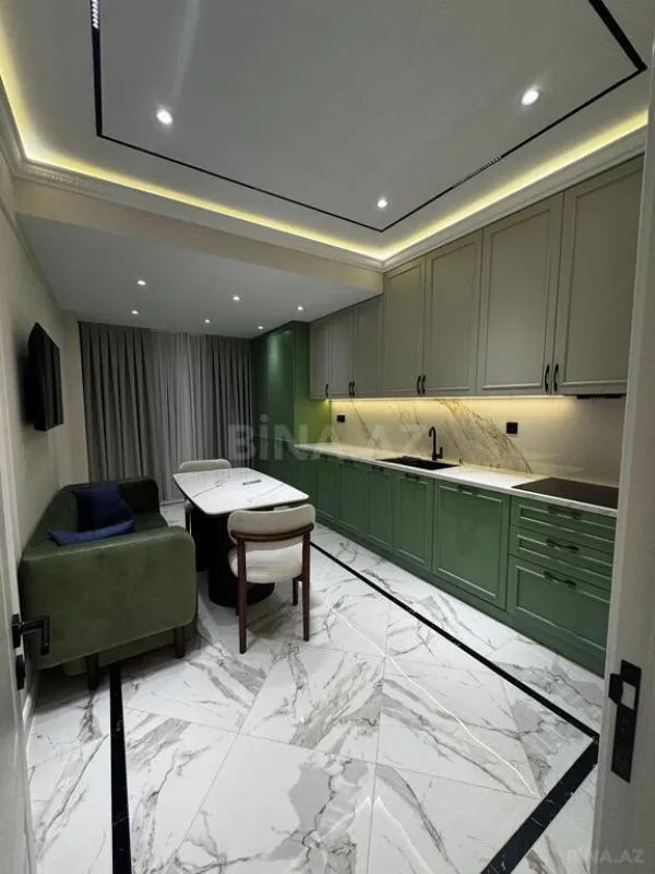 Satılır 4 otaqlı mənzil 170.5 m²