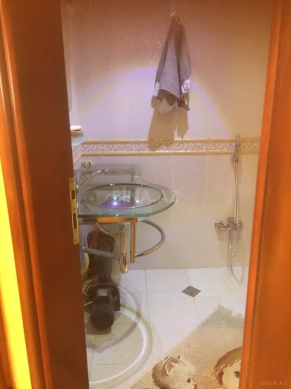 Kirayə verilir 4 otaqlı mənzil 225 m²