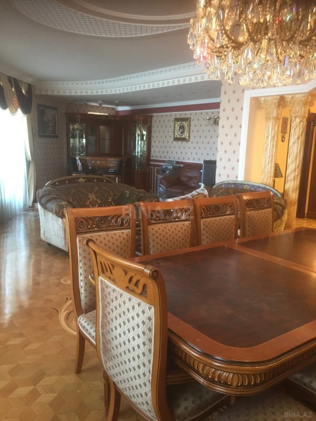 Kirayə verilir 4 otaqlı mənzil 225 m²