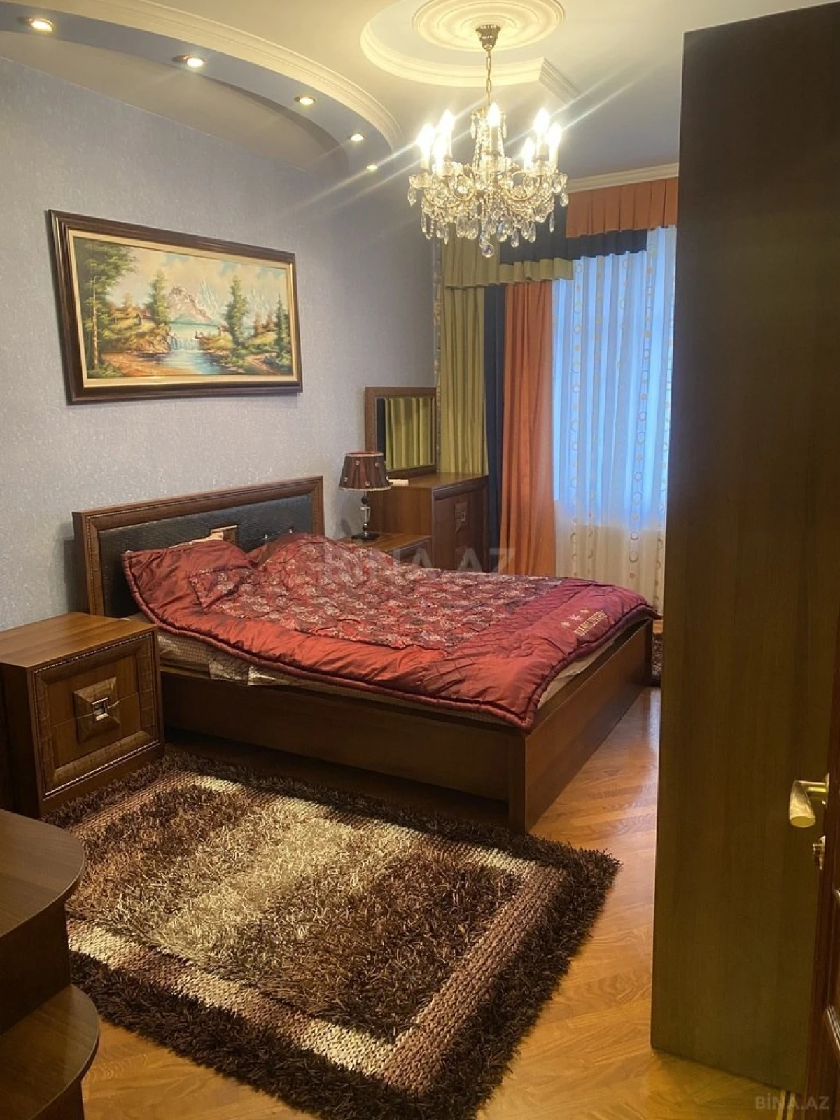 Kirayə verilir 4 otaqlı mənzil 225 m²