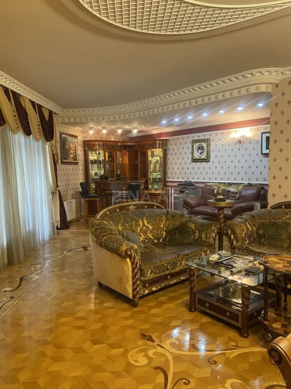 Kirayə verilir 4 otaqlı mənzil 225 m²