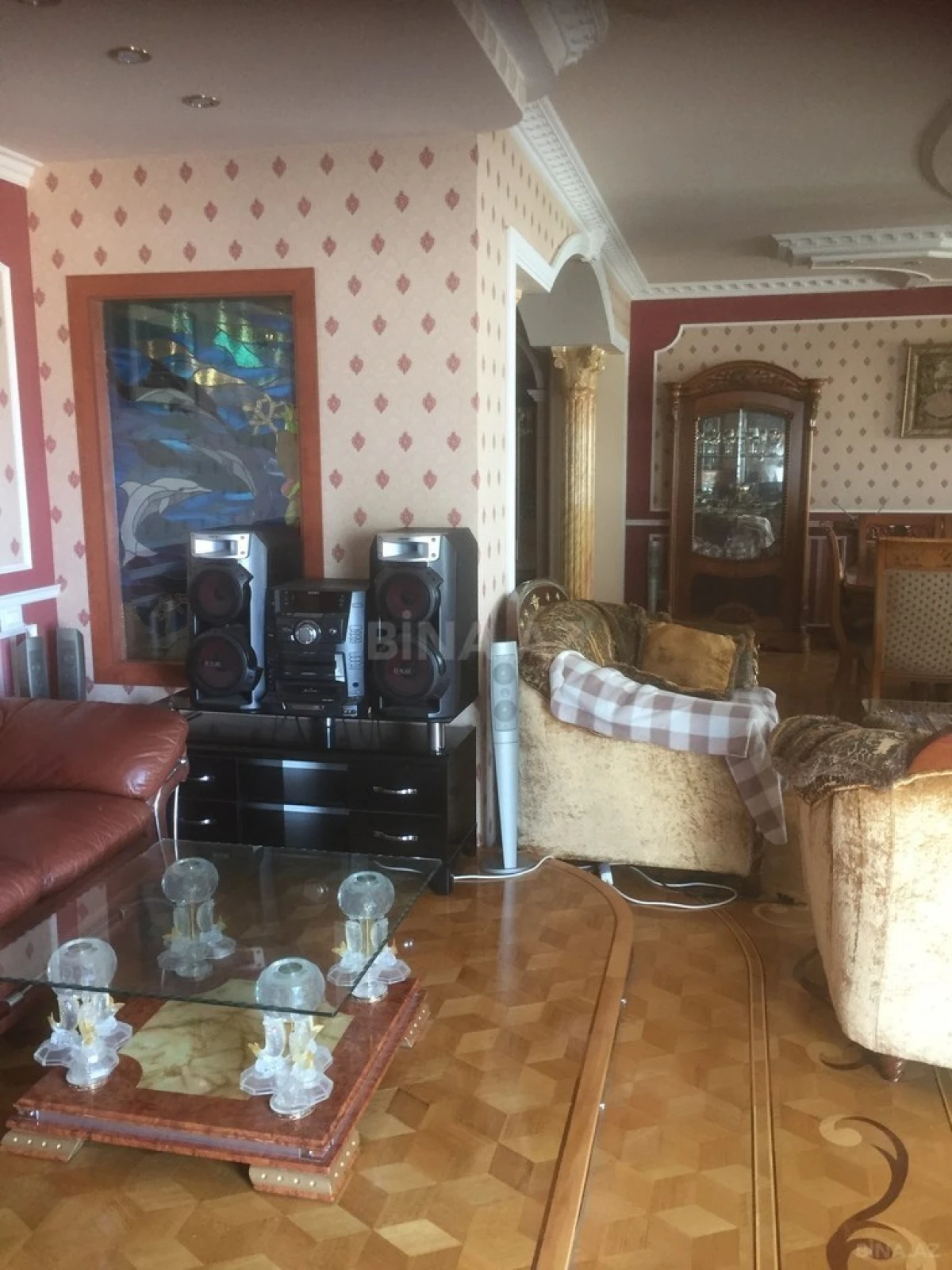 Kirayə verilir 4 otaqlı mənzil 225 m²