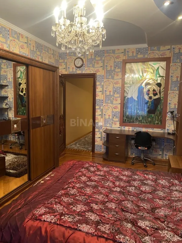 Kirayə verilir 4 otaqlı mənzil 225 m²