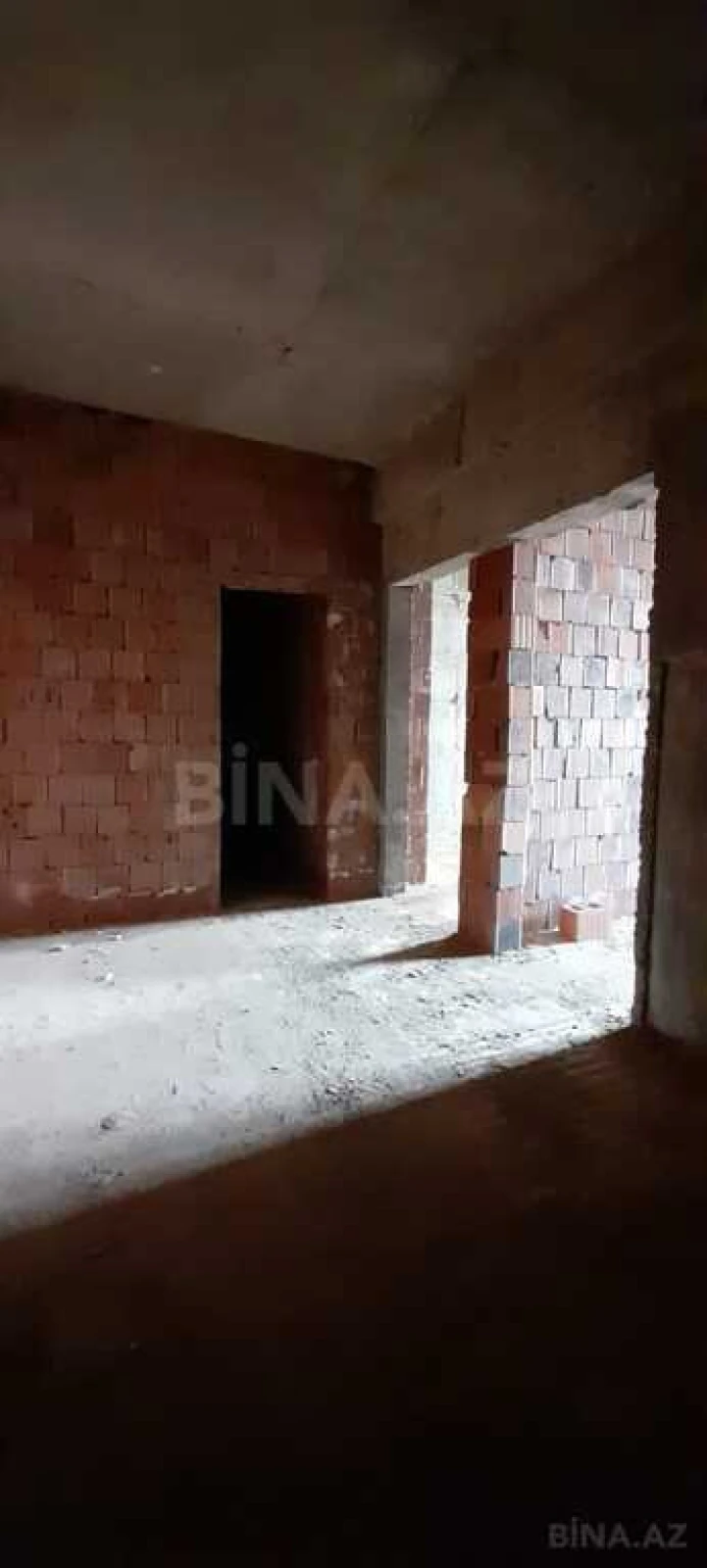 Satılır 2 otaqlı mənzil 61 m²