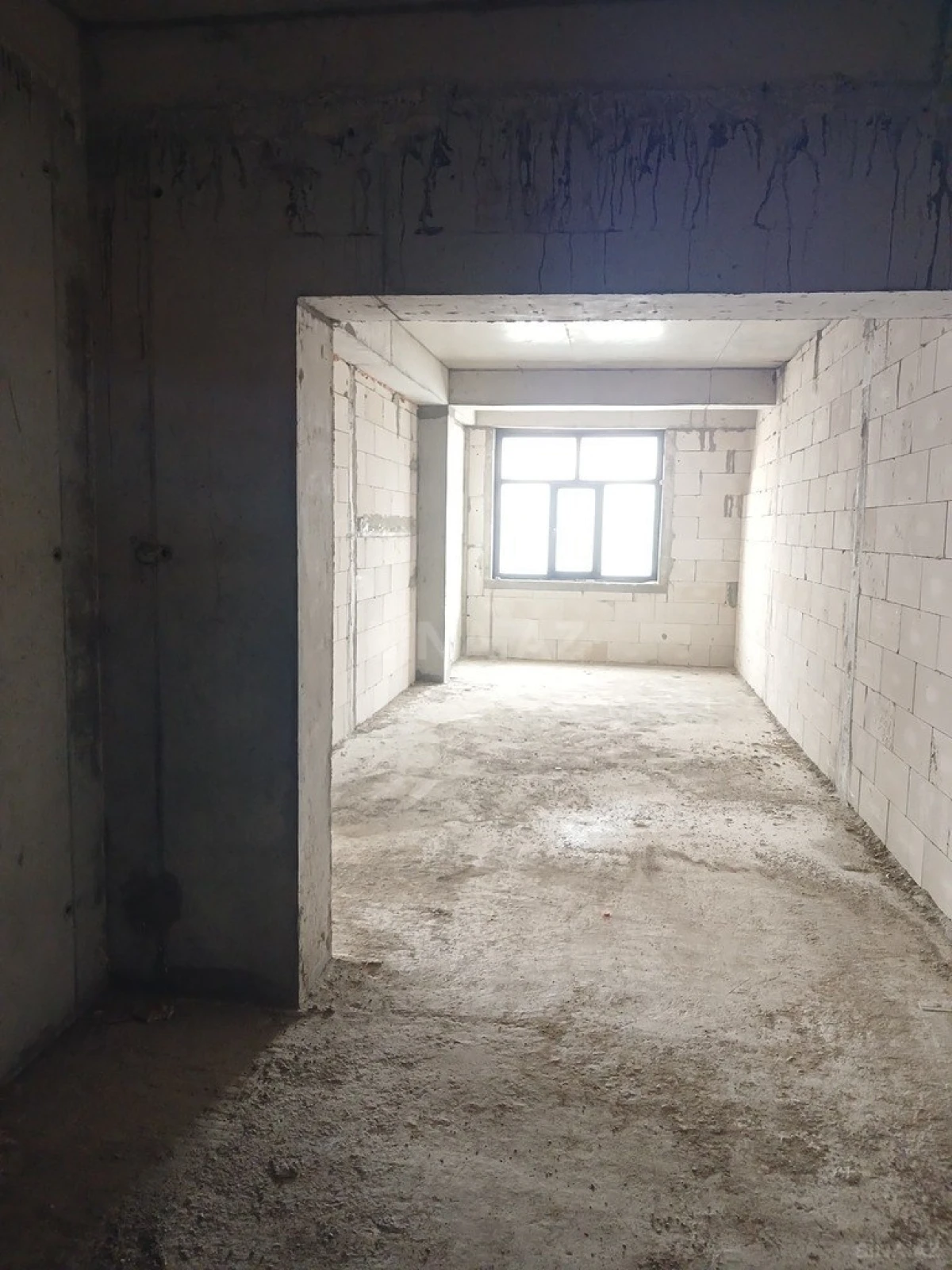 Satılır 2 otaqlı mənzil 61 m²