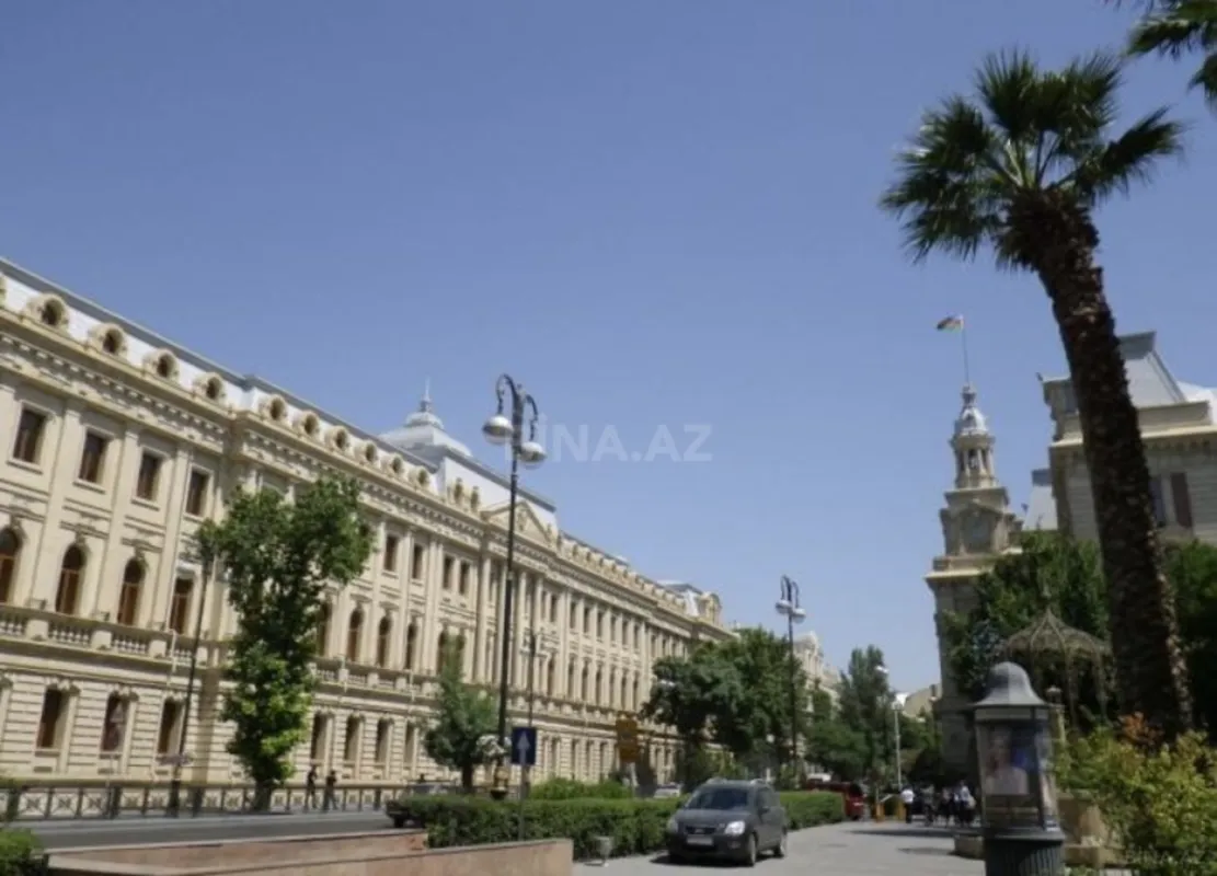 Satılır obyekt 320 m²