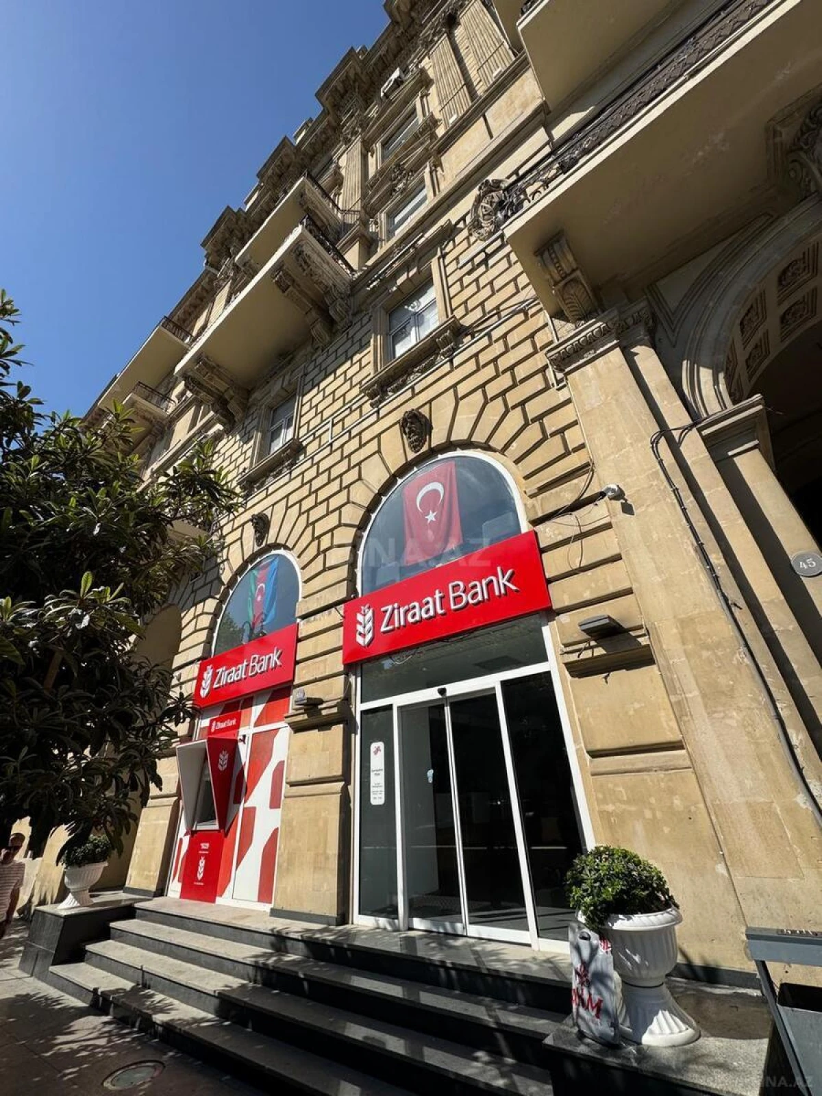 Satılır obyekt 320 m²