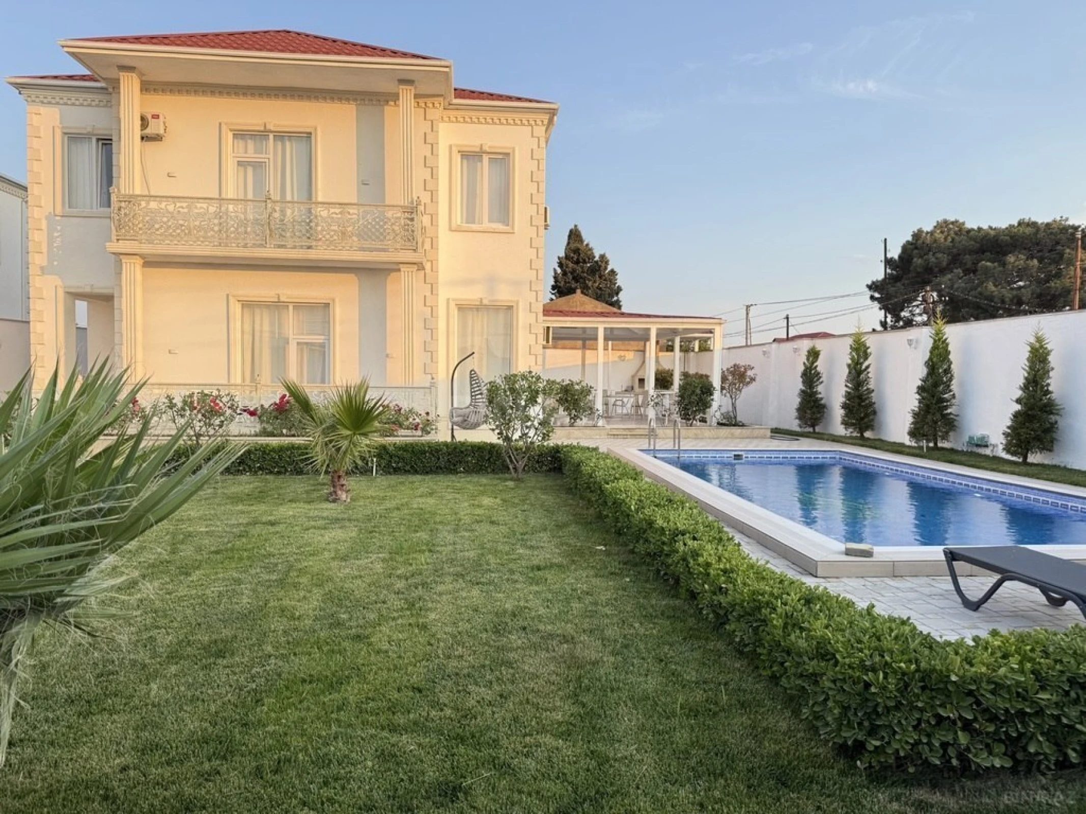 Kirayə verilir 5 otaqlı həyət evi 500 m²