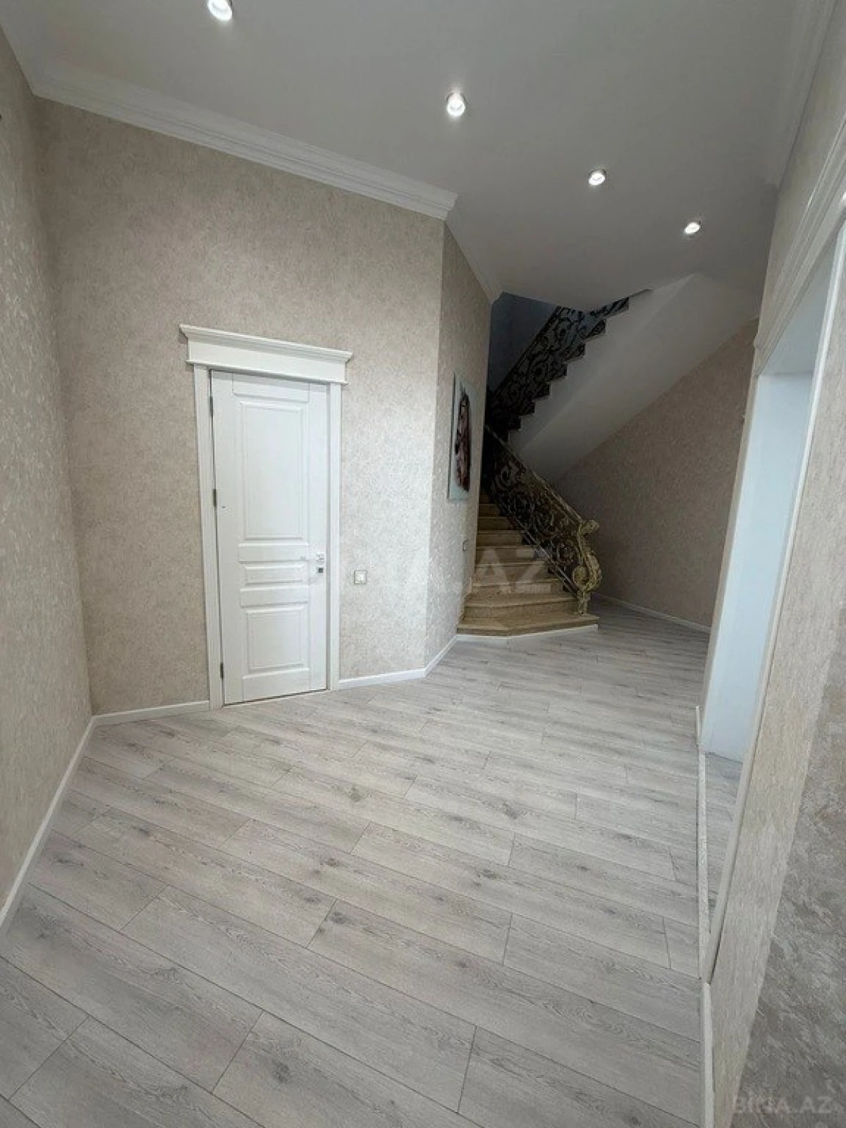 Kirayə verilir 5 otaqlı həyət evi 500 m²