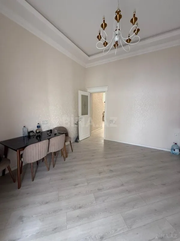 Kirayə verilir 5 otaqlı həyət evi 500 m²