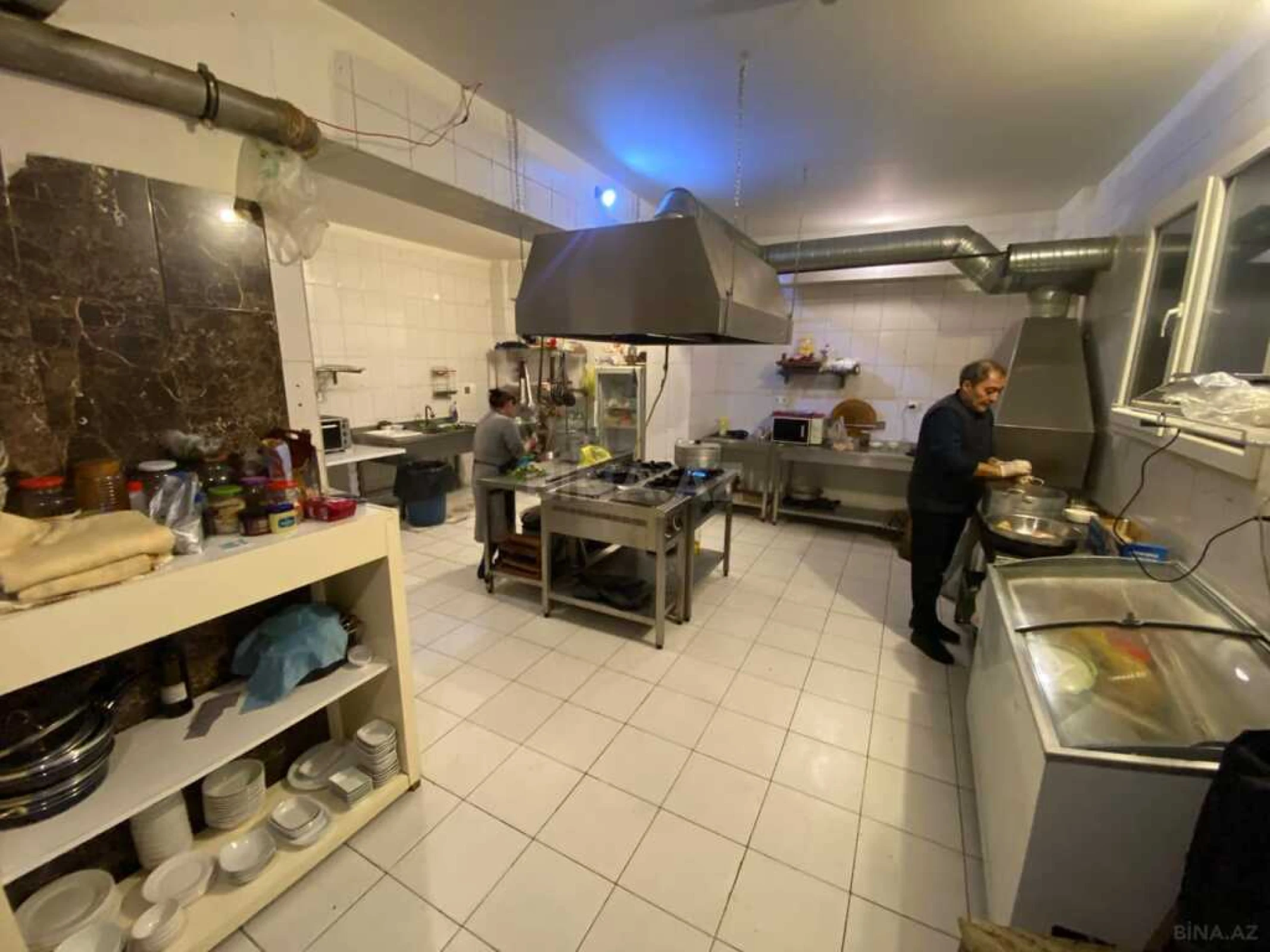 Satılır obyekt 220 m²