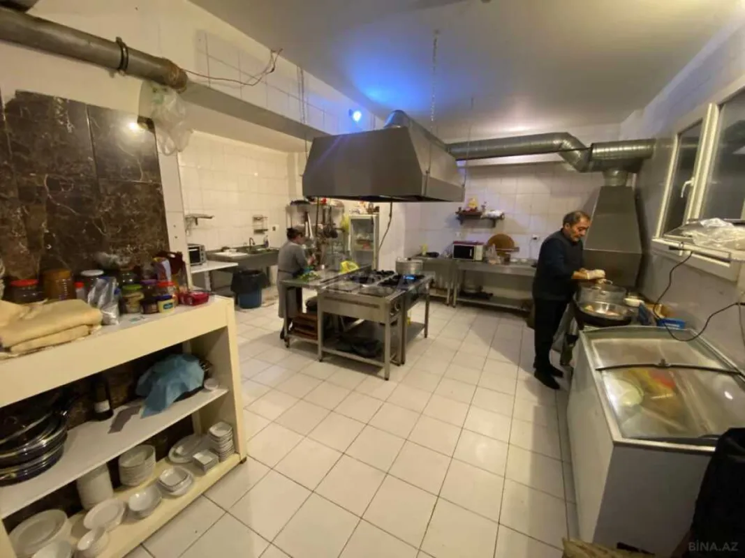 Satılır obyekt 220 m²