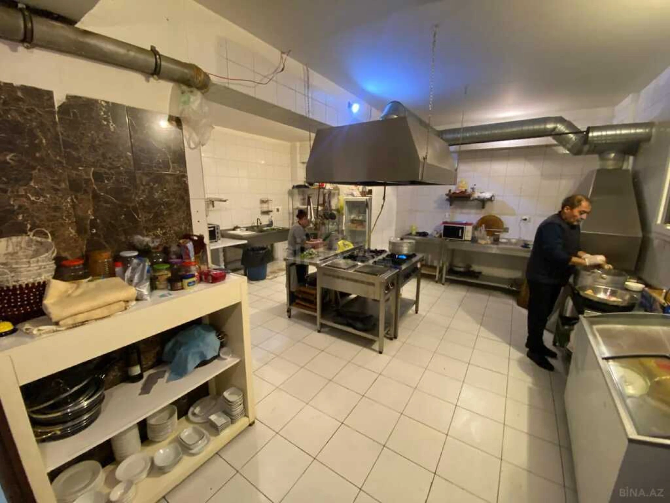 Satılır obyekt 220 m²