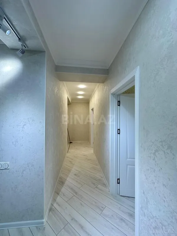 Satılır 2 otaqlı mənzil 83 m²