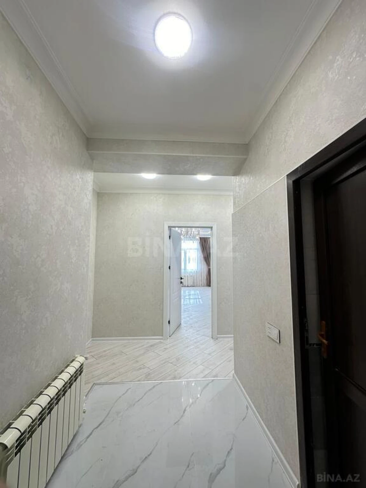 Satılır 2 otaqlı mənzil 83 m²