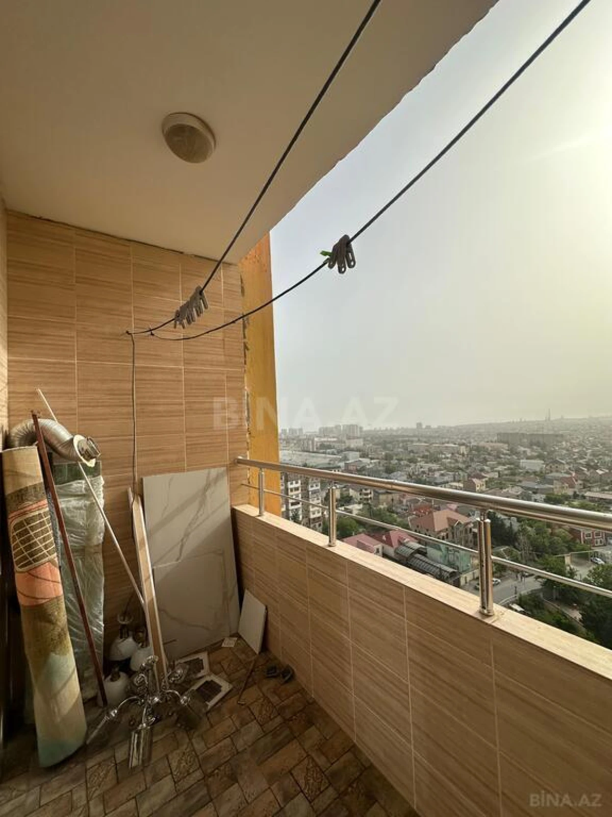 Satılır 2 otaqlı mənzil 83 m²