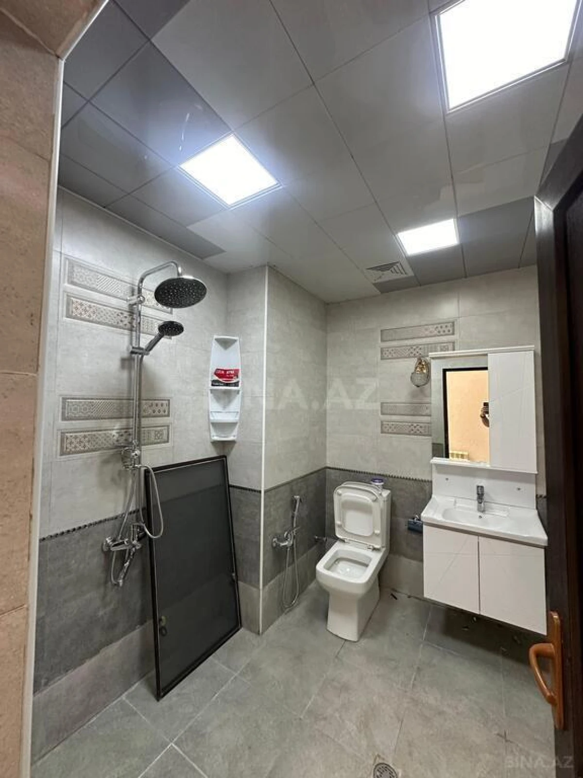 Satılır 2 otaqlı mənzil 83 m²