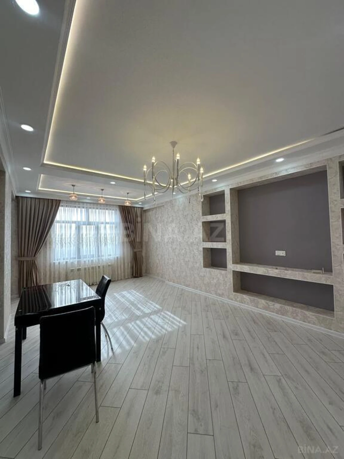Satılır 2 otaqlı mənzil 83 m²