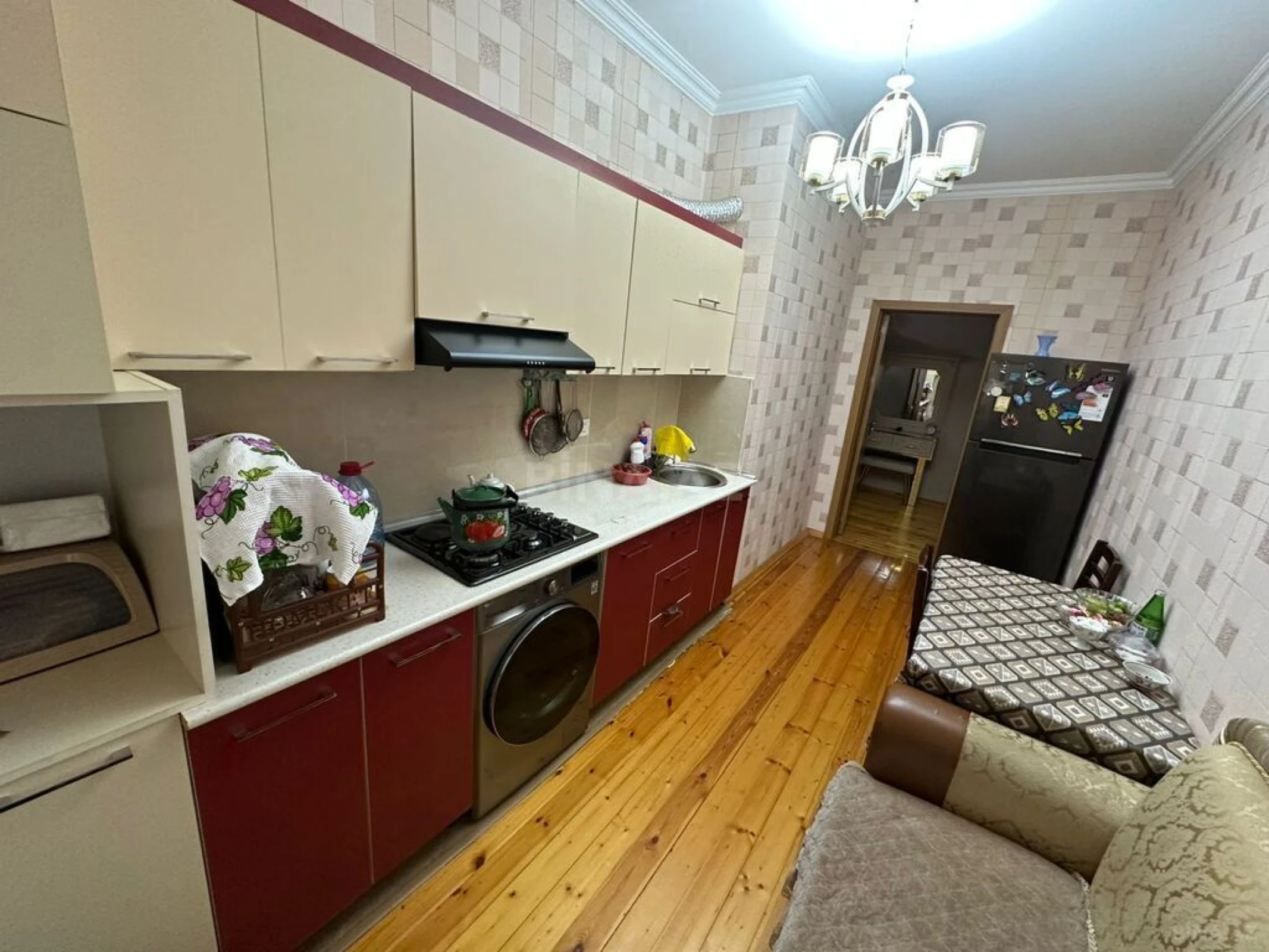Satılır 2 otaqlı mənzil 84 m²