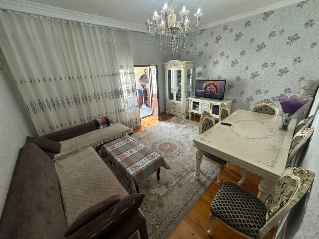 Satılır 2 otaqlı mənzil 84 m²