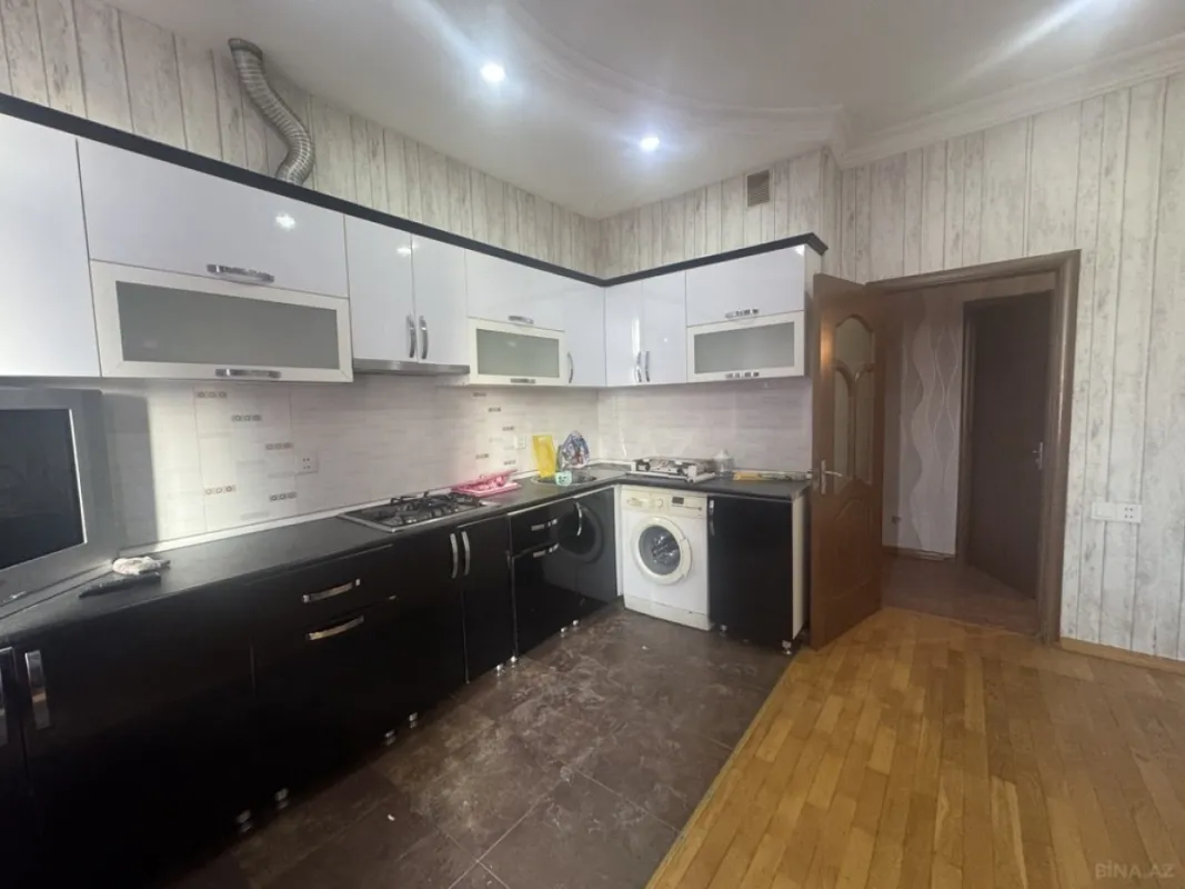 Satılır 2 otaqlı mənzil 104 m²