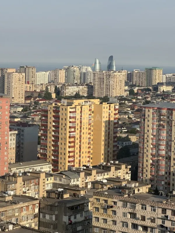 Satılır 2 otaqlı mənzil 104 m²