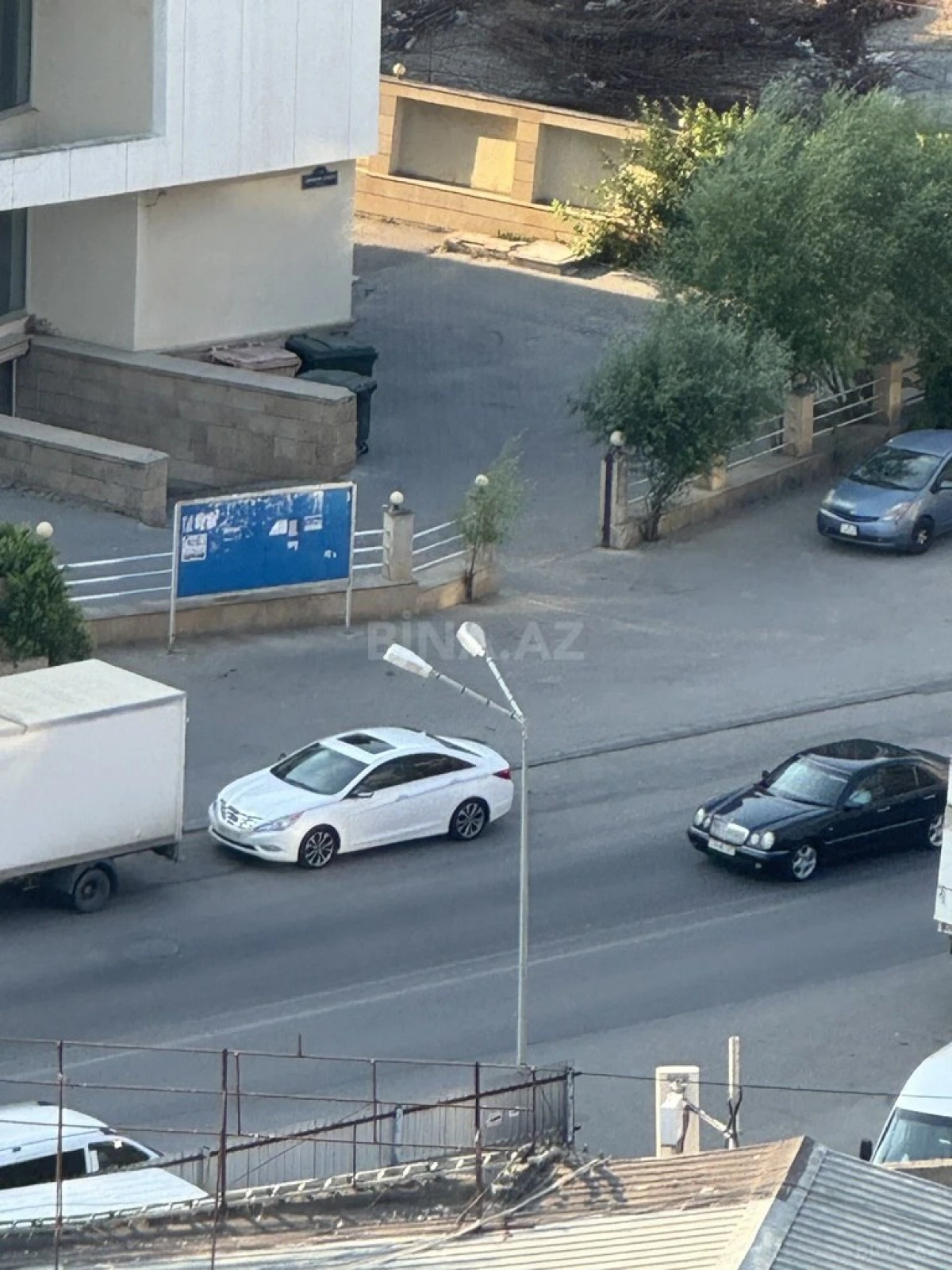 Satılır 2 otaqlı mənzil 104 m²