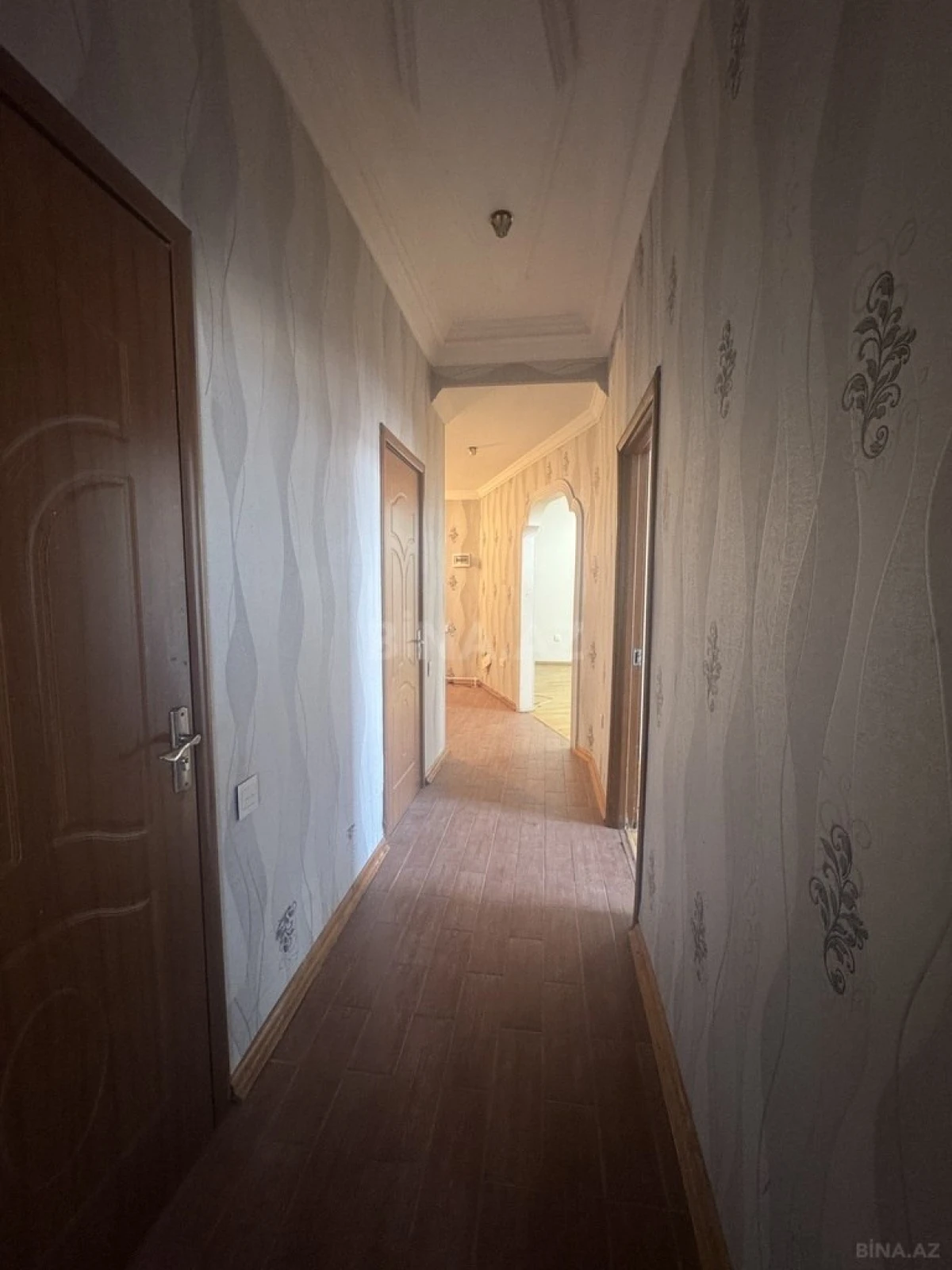 Satılır 2 otaqlı mənzil 104 m²